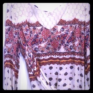 O’Neil 3/4 Sleeve Lace and Print Top! 🎊